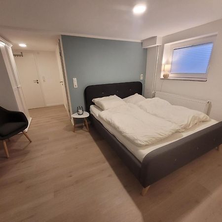 Zimmer Im Souterrain Mit Eigenem Bad Celle Luaran gambar