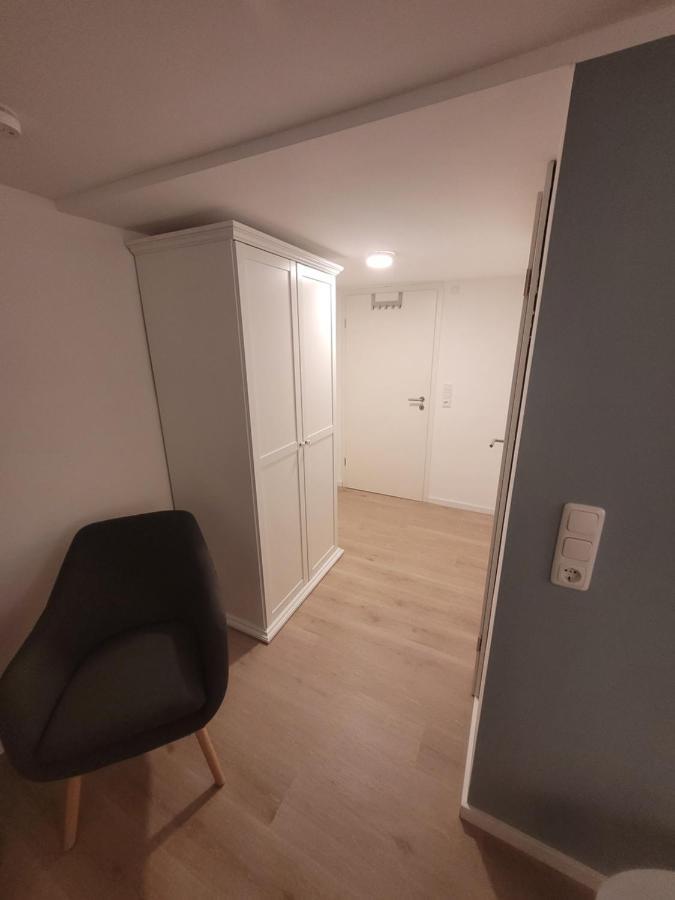 Zimmer Im Souterrain Mit Eigenem Bad Celle Luaran gambar